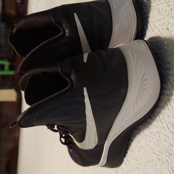 Nike hyperfuse shoes - Picture 4 of 5